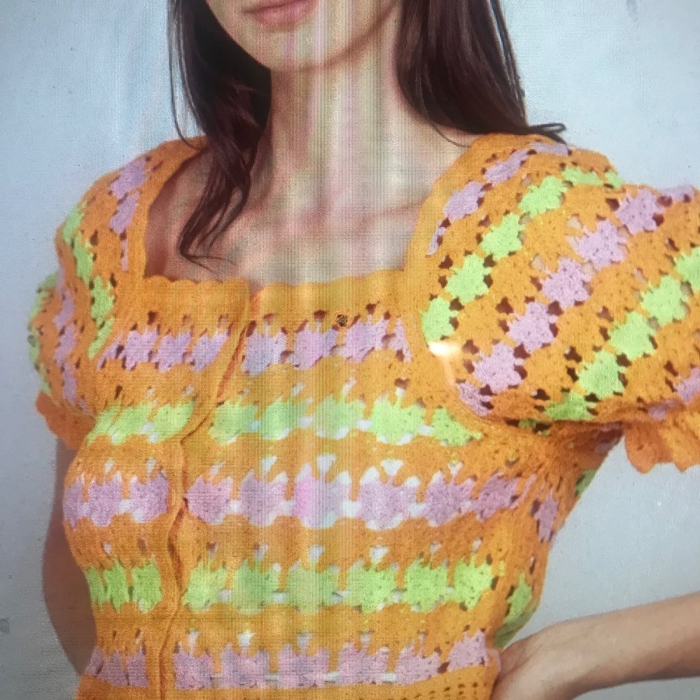 Nwt New In square neck puff sleeve crochet knit top